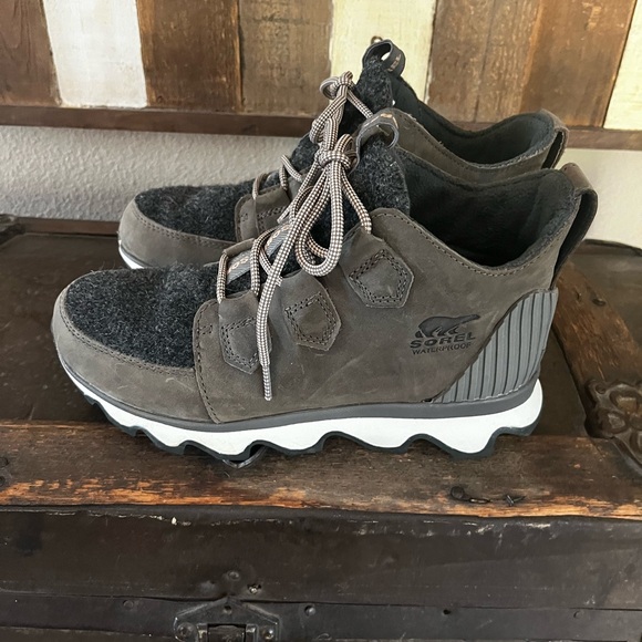 Sorel kinetic carabou boot - Picture 4 of 9